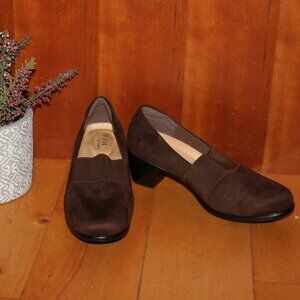 NEW VJH Confort Brown Suede Stretch Elastic Low Heels Sz 37 (US 6.5)
